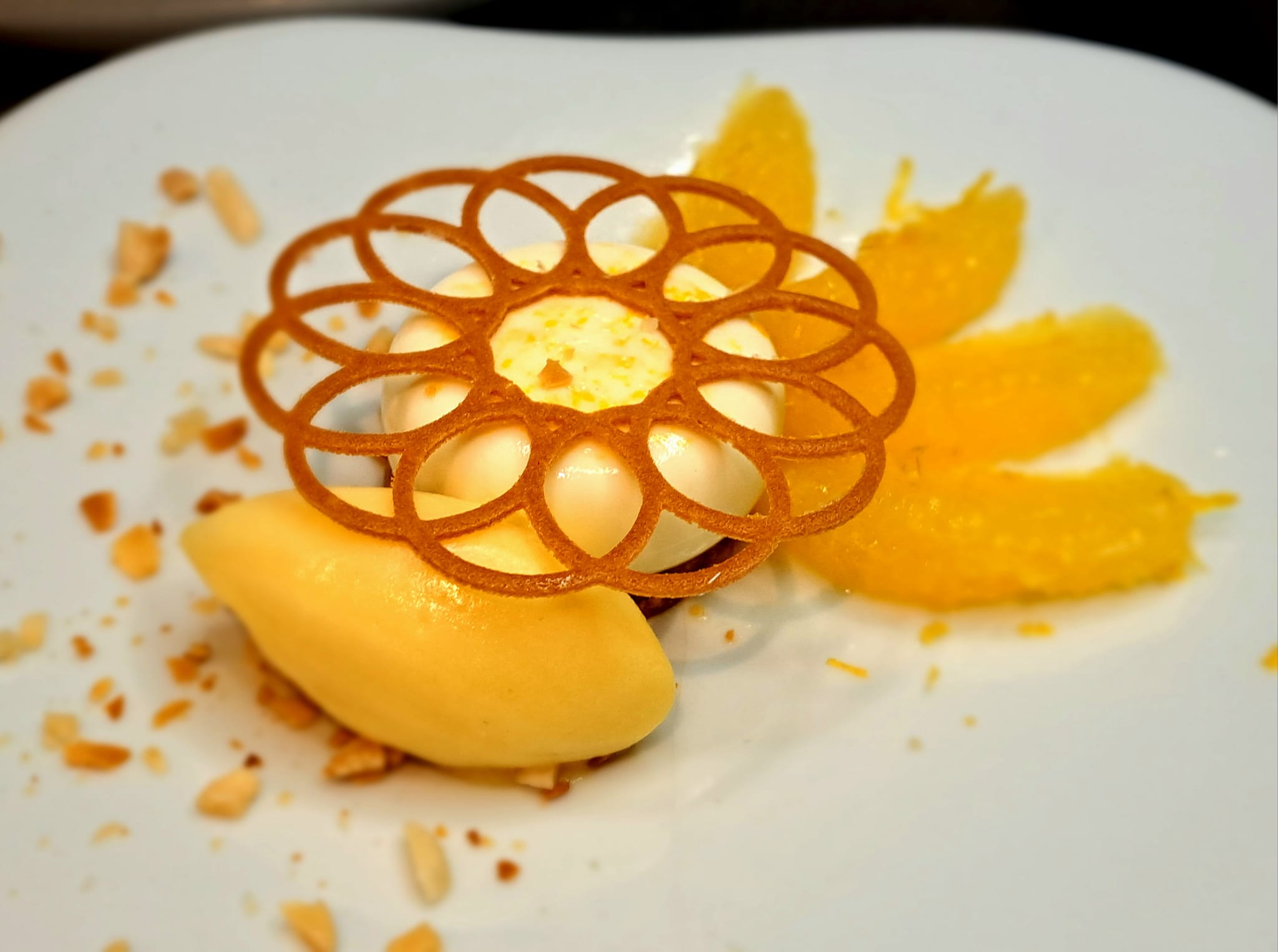 Dessert et son biscuit en rosace
