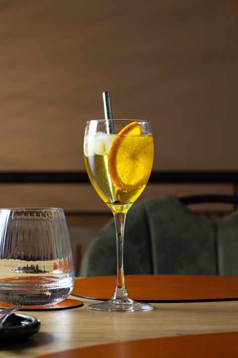 Cocktail maison servi à l'apéritif